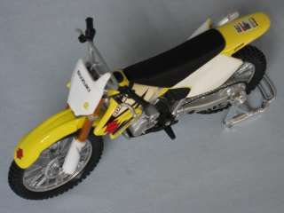 Maisto 1:18 Diecast Suzuki RM Z250 Motorcycle Bike MINT  