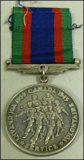 CANADIAN VOLUNTEER SERVICE WORLD WAR II MEDAL  