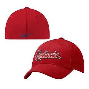  Nike St. Louis Cardinals Red Swoosh Flex Fit Hat: Sports 