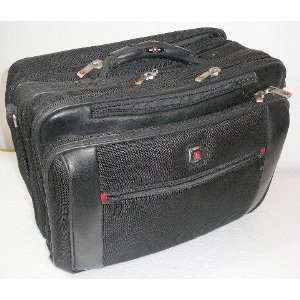  Wenger Executive Travel Carry On Case Wheels Handle 