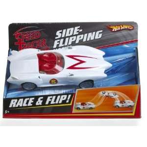  Hot Wheels Speed Racer Mach 5 Race and Flip Car: Toys 