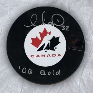  CHARLINE LABONTE Team Canada SIGNED Hockey Puck: Sports 