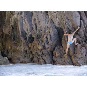  Beach Bouldering and Rock Climbing Above the Pacific Ocean 