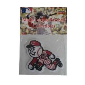  MLB Logo Patch   Reds  Run Man Sports & Outdoors