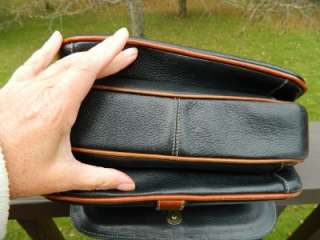 Bally of Switzerland Black Leather w/Tan Trim Classic Shoulder Bag 