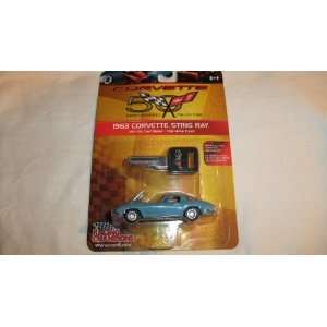 RACING CHAMPIONS 50TH ANNIVERSARY CORVETTE COLLECTION SERIES 2 BLUE 