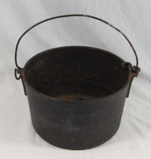 Old Cast Iron Hanging Pot Kettle Marked 8 D  