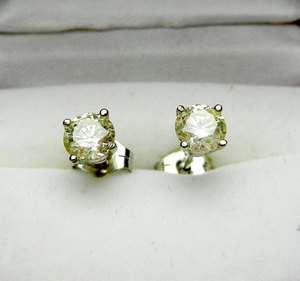   Gold Stud Solitaire Round Cut Natural Diamonds 0.80ctw Earrings  