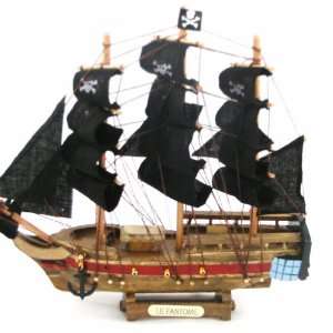  Mock pirate ship Le Fantôme black.
