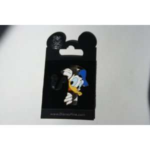 Disney Pin Walt Disney World Pin Trading Donald looking from the back 