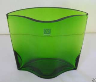 CONTEMPORARY GREEN GLASS VASE BY BX GLASS  