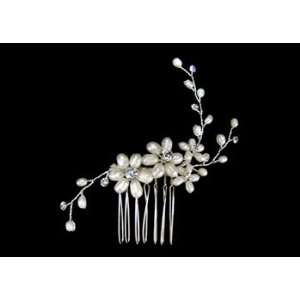  Pearl Flower Hair Comb   Makes an Excellent Wedding 